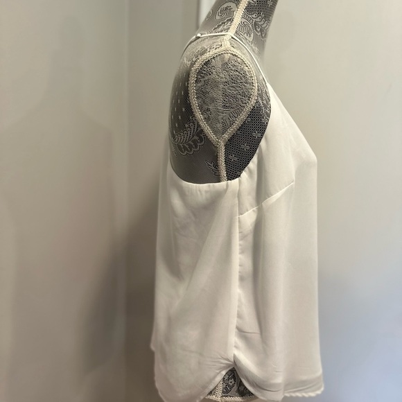 Olivia Grey Women’s Large Bright White Adjustable Spaghetti Strap Halter Blouse. - Picture 3 of 11